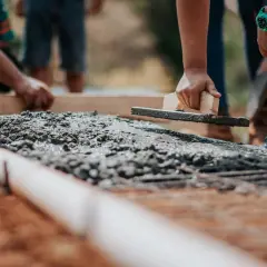 Jaki beton na fundament - wybierz odpowiednią klasę dla trwałości budowy