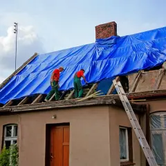 Zmiana konstrukcji dachu: pozwolenie czy zgłoszenie? Kluczowe informacje