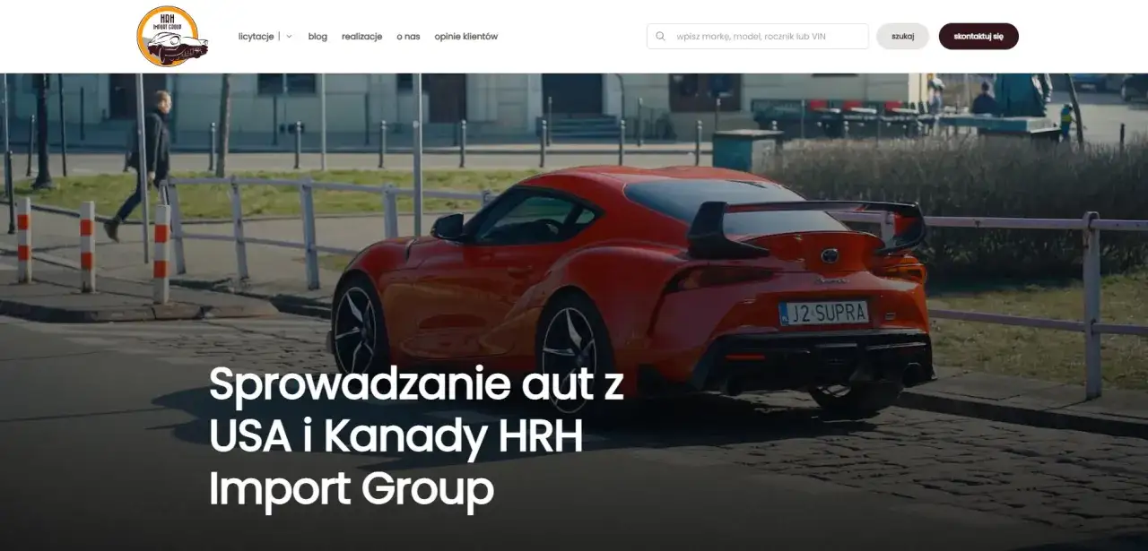 Czerwona Toyota Supra, symbol importu aut z USA i Kanady. HRH Import Group sprowadza wymarzone samochody.