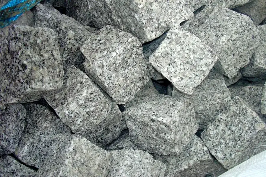 Zdjęcie Jaka kostka granitowa na podjazd? Wybierz idealną grubość i styl